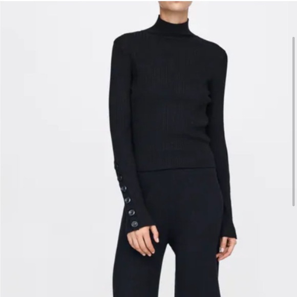 NWT ZARA KNIT RIBBED TURTLENECK WITH BUTTON DETAIL ON SLEEVES - Picture 4 of 12